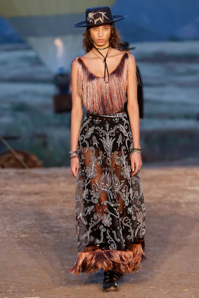 Look 57